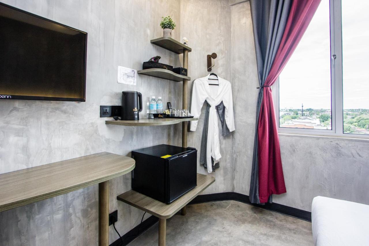 Sri Indar Hotel & Suites パリト・ブンター エクステリア 写真