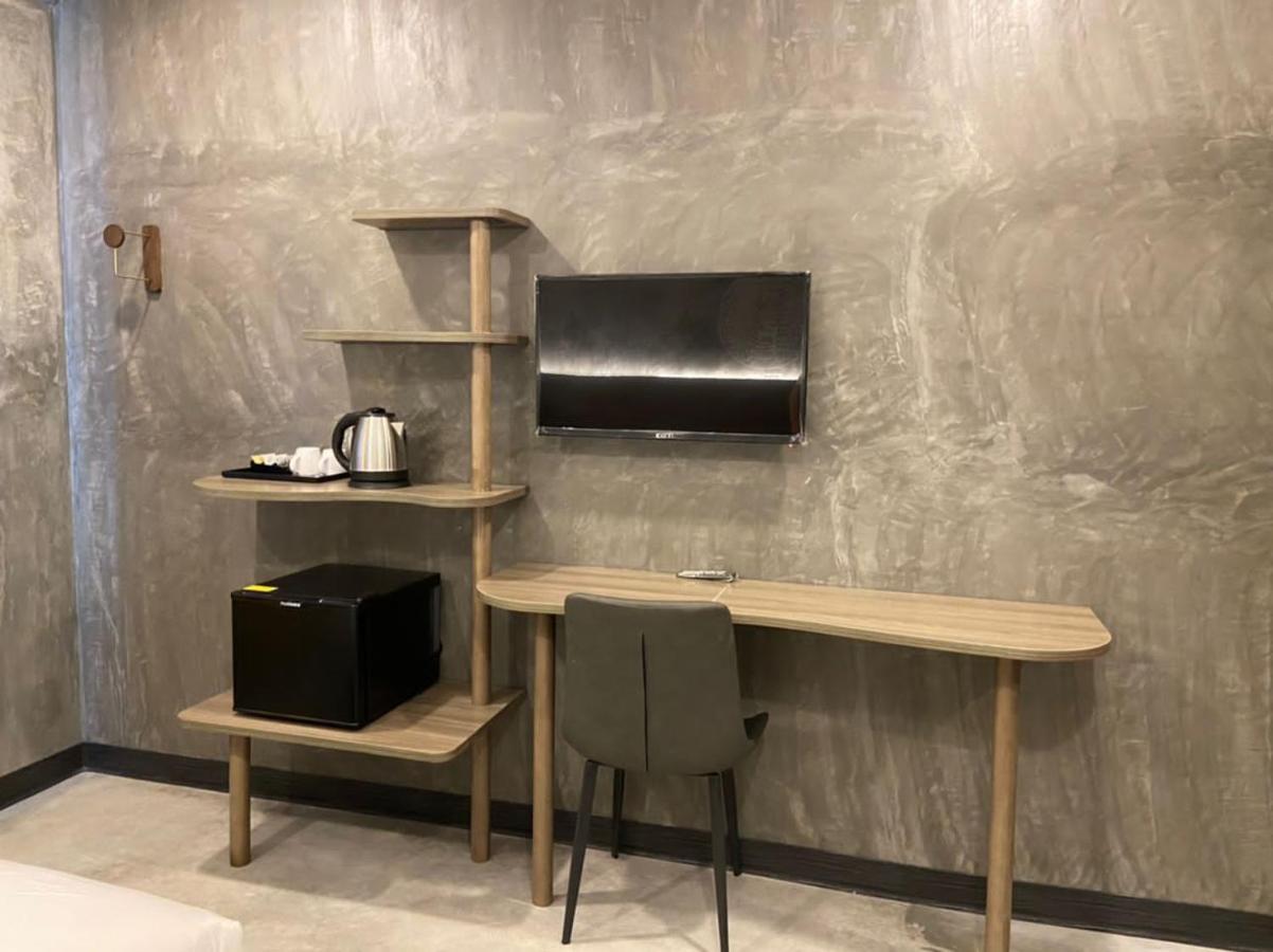 Sri Indar Hotel & Suites パリト・ブンター エクステリア 写真