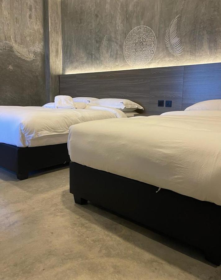Sri Indar Hotel & Suites パリト・ブンター エクステリア 写真