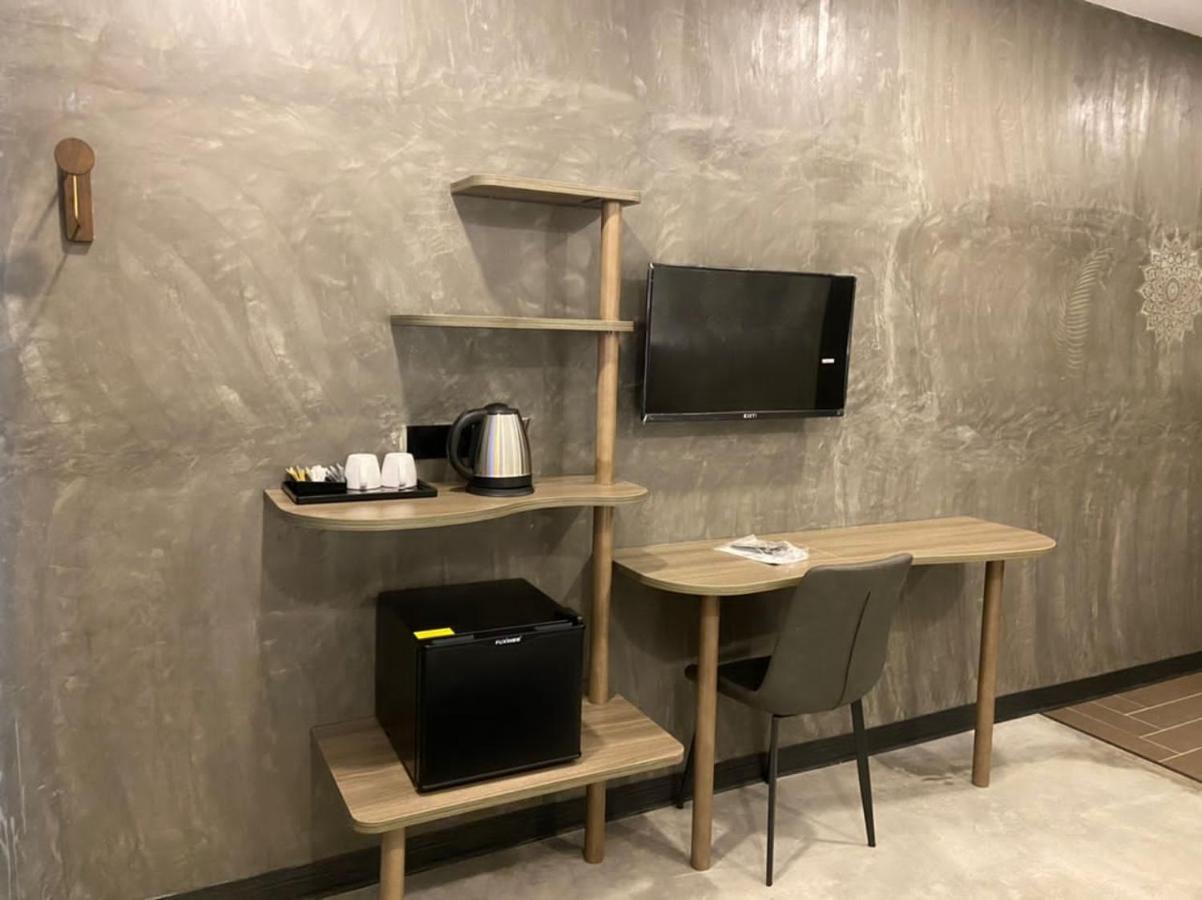Sri Indar Hotel & Suites パリト・ブンター エクステリア 写真