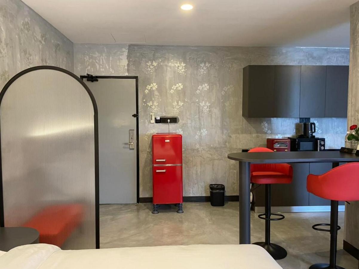 Sri Indar Hotel & Suites パリト・ブンター エクステリア 写真